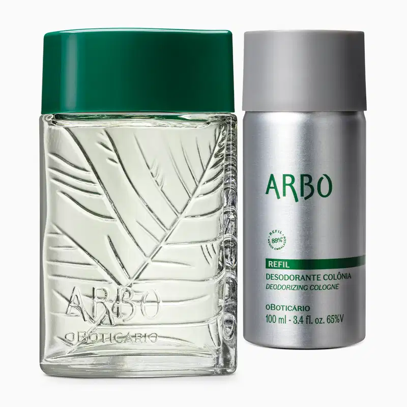 Duas embalagens contendo desodorante colônia Arbo, sendo um vidro transparente verde com folhagens em relevo e tampa verde escuro e refil em frasco prateado com tampa e letras cinzas.