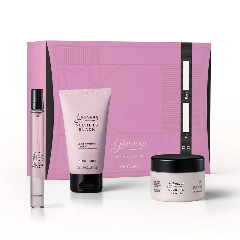 Quatro itens Glamour Secret Black nas cores roxa, lilás e preta, sendo uma caixa de presente, um frasco de 75ml de loção hidratante corporal, um pote de 65g de creme hidratante corporal e um vidro de 10 ml de desodorante colônia.
