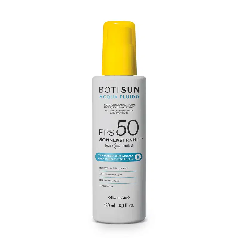 Frasco branco com tampa amarela, letras pretas e detalhe em azul, contendo 180ml de spray protetor solar corporal FPS 50 Acqua Fluído da marca Boti.Sun.