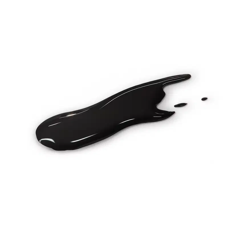 Textura cremosa e brilhante do delineador para olhos da marca Make B. Ela possui cor preta de alta pigmentação e está espalhada em uma superfície branca e lisa.