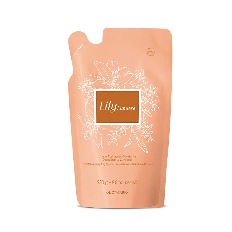 Refil de creme acetinado hidratante corporal da marca Lily Lumière em sachê de 250g na cor rosa com rótulo bege escuro, detalhes e letras douradas.