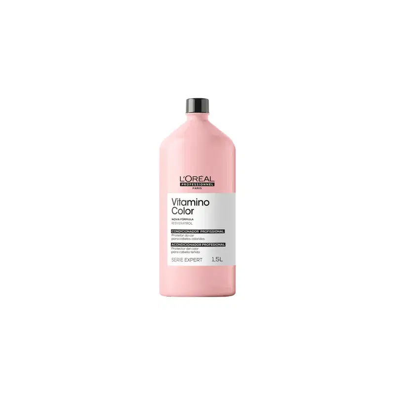 Frasco rosa de 1,5 litros do condicionador profissional Vitamino Color da L'Oréal Professionnel, com rótulo em preto e branco destacando a fórmula renovadora e protetora da cor dos cabelos.