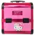 A foto mostra uma maleta rígida rosa metálica com alça e detalhes pretos. Estampa de fundo branco com padrão de ícones rosa da Hello Kitty e acessórios. Imagem grande da Hello Kitty no centro da parte inferior e placa de metal rosa com o logo da marca.
